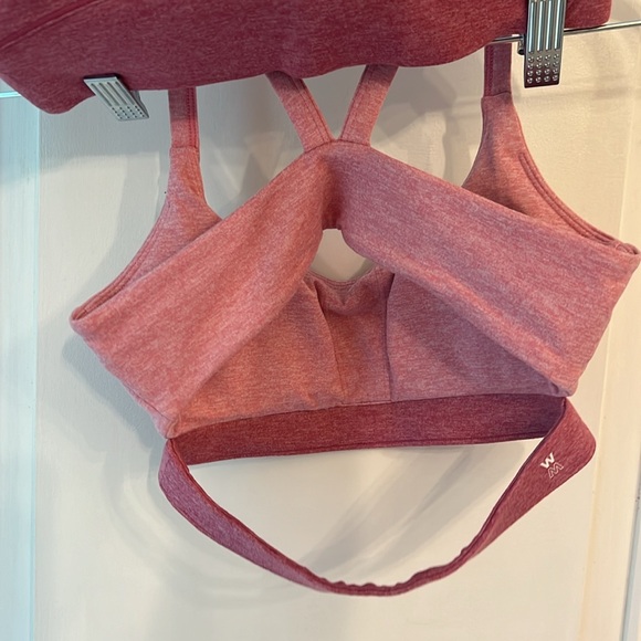 Bandier WE OVER ME Pink Color-block stretch leggings and bra - Picture 9 of 10